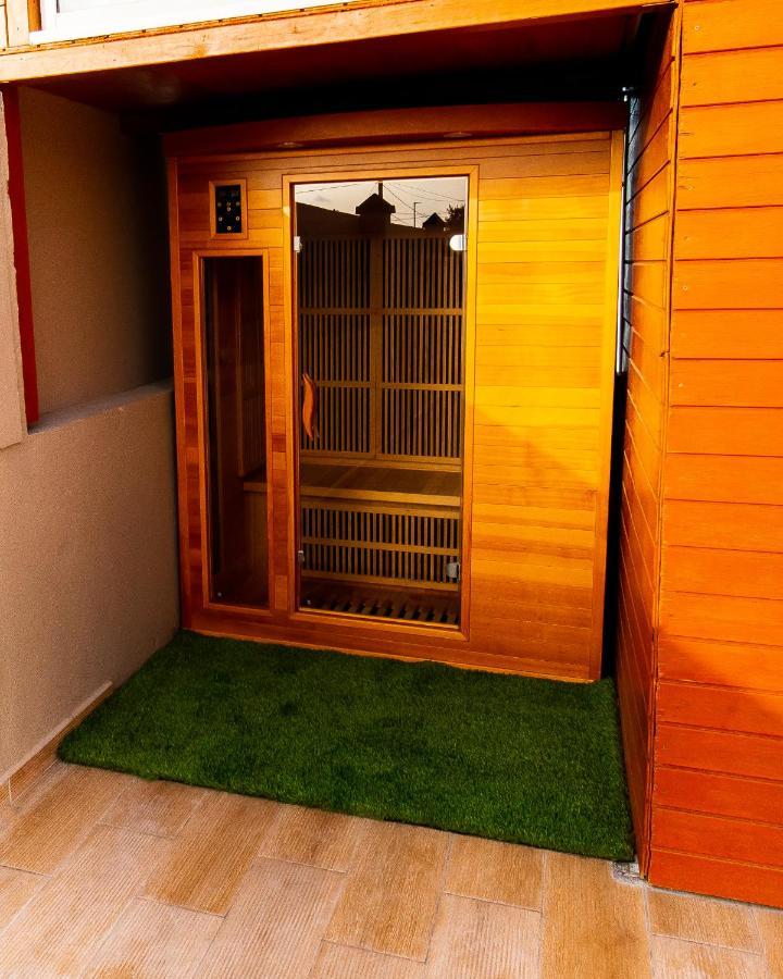 Evasion En Plein Coeur De La Ville Studio Jacuzzis Sauna Et Piscine Au Centre De 路易港 外观 照片