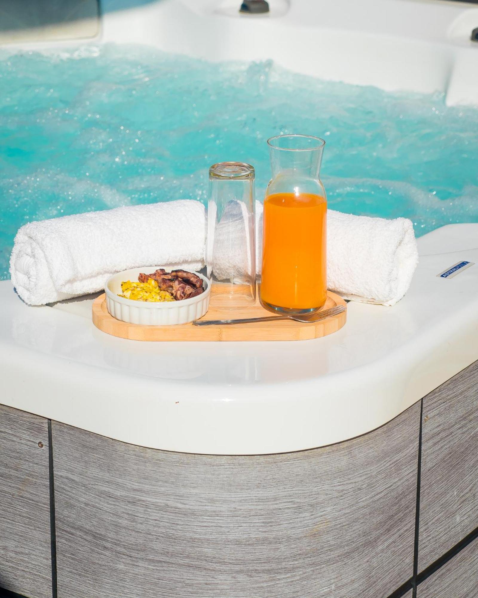 Evasion En Plein Coeur De La Ville Studio Jacuzzis Sauna Et Piscine Au Centre De 路易港 外观 照片