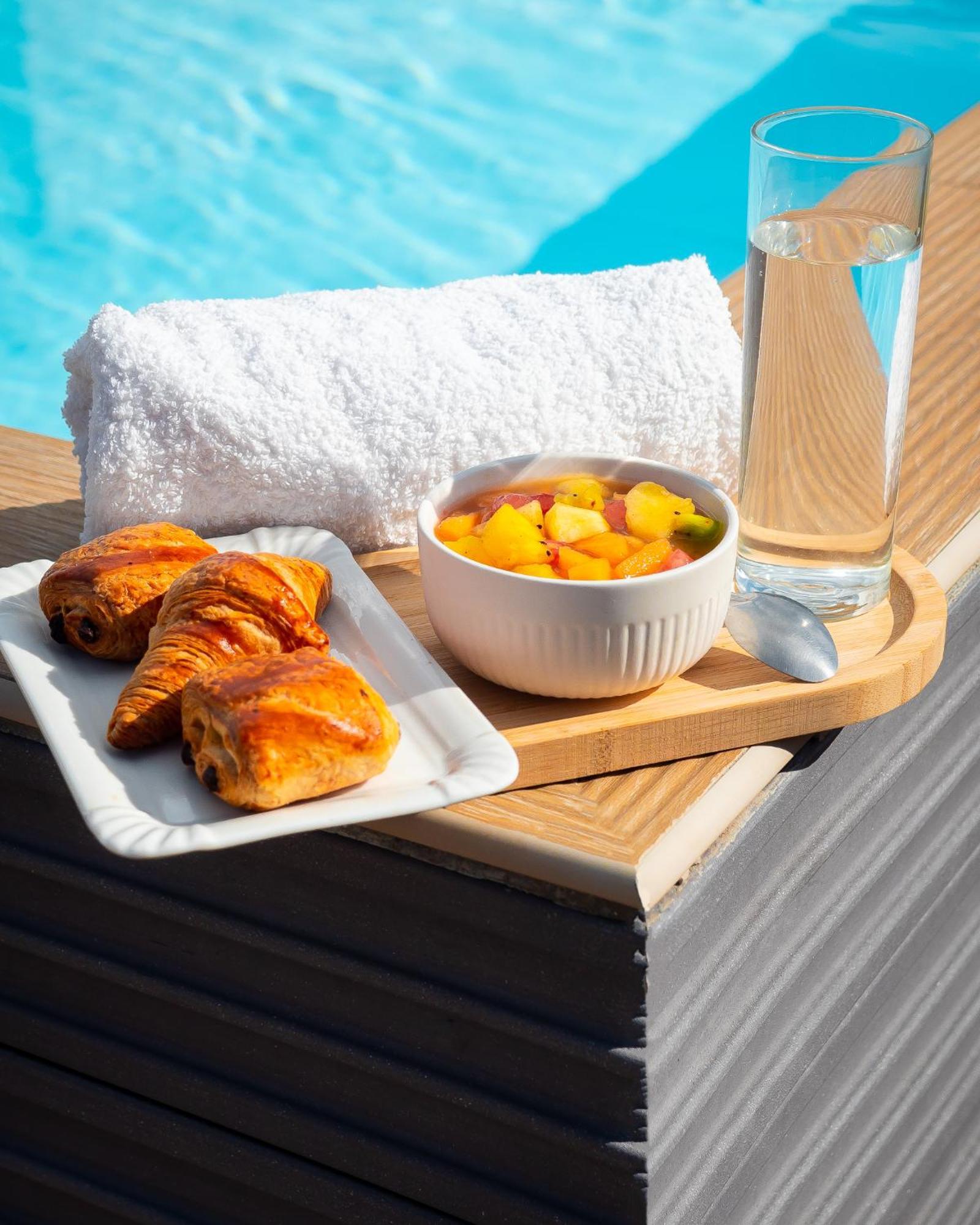 Evasion En Plein Coeur De La Ville Studio Jacuzzis Sauna Et Piscine Au Centre De 路易港 外观 照片